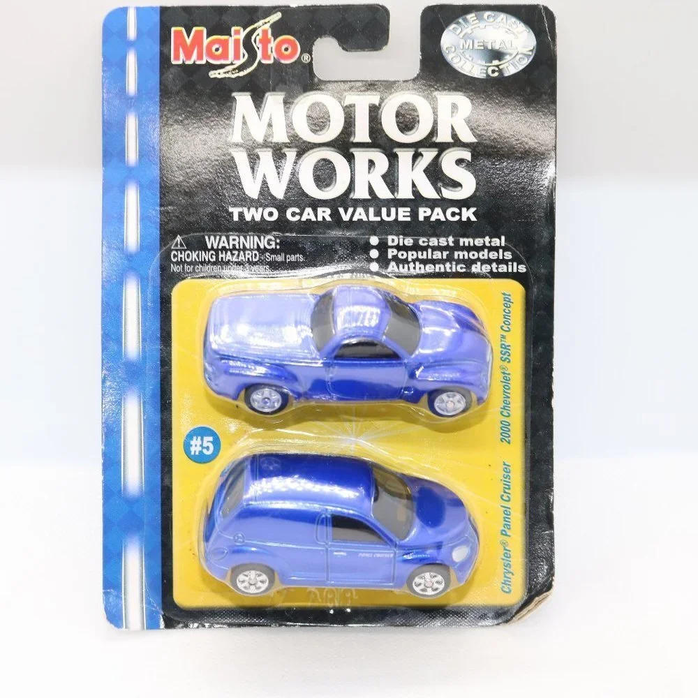 Maisto Motor Works #5 2000 SSR and Chrysler Cruiser